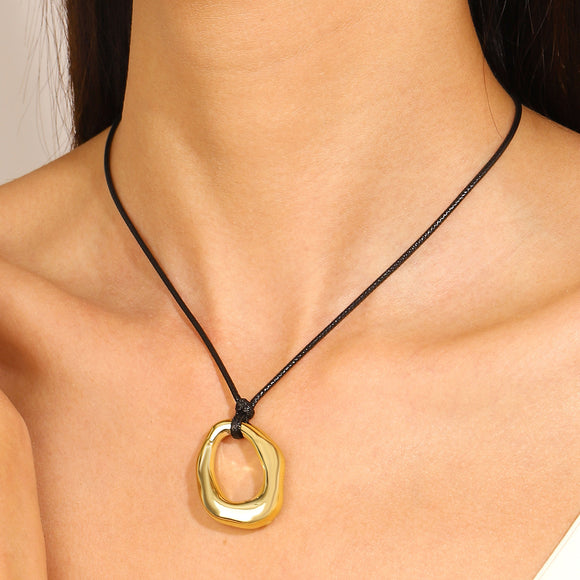 Irregular With Personality Heart-shaped Hollow Pendant Necklace For Women